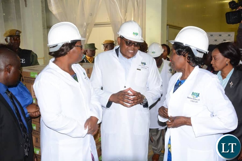Honour the Vice President Madam Inonge Wina this morning despatched off medical supplies to cyclone hit countries - Malawi, Mozambique and Zimbabwe.