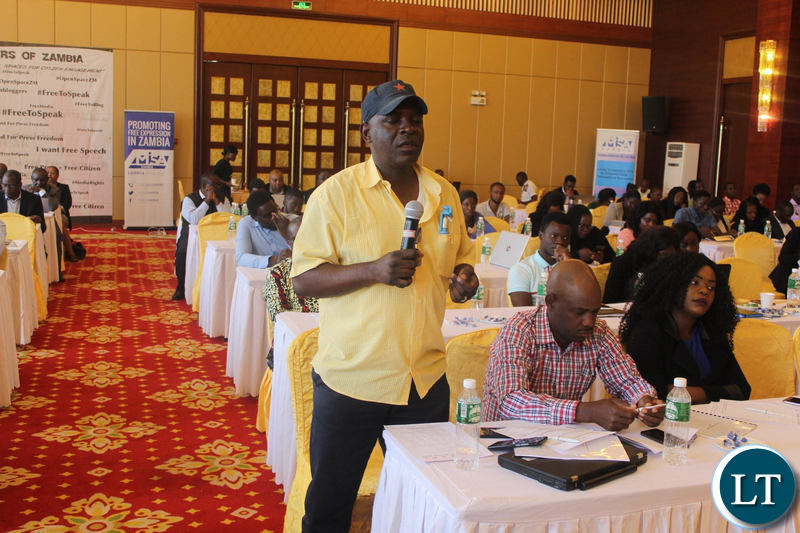 Participants at the Media Self Regulation Insaka deliberating