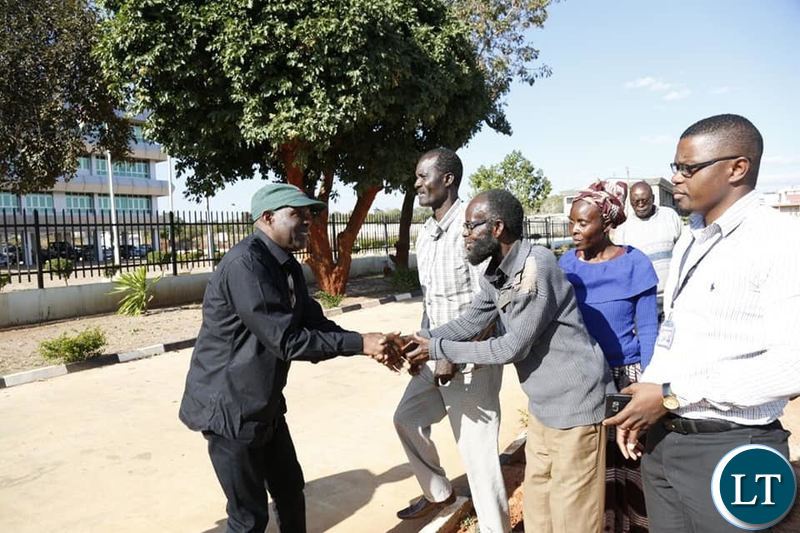 Some sympathizers greeting Fred M’membe at Muchinga Police Headquarters after questioning