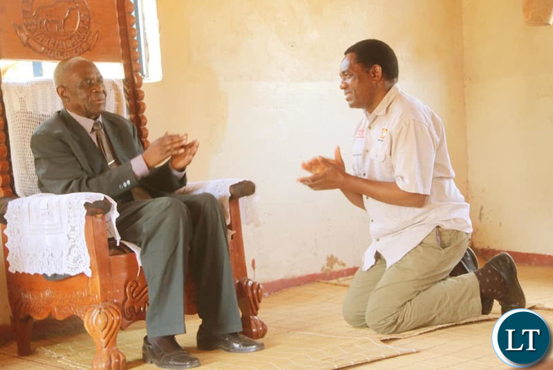 HH greeting Senior Chief Muneku of Kaoma