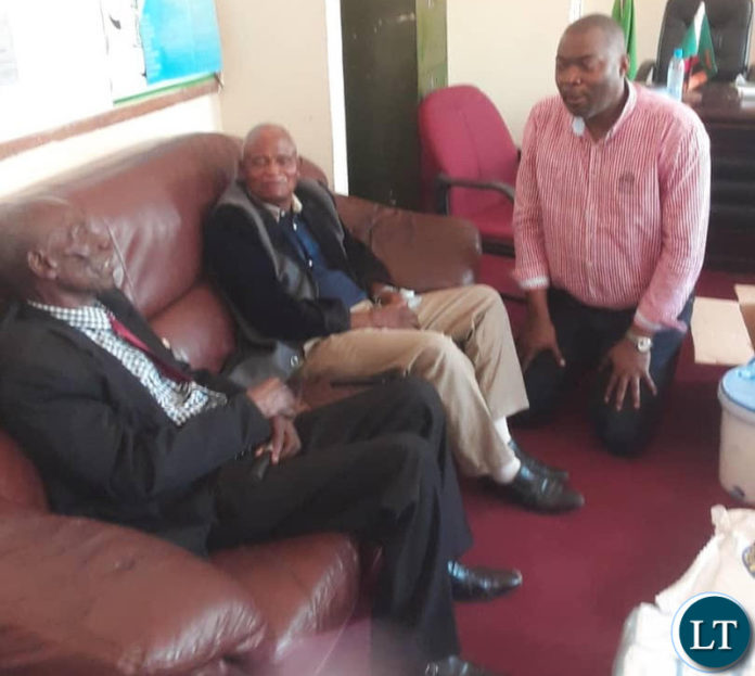 Lusaka Province Minister Bowman Lusambo kneels to greet Chiefs Mphuka and Mbuluma in Luangwa on Thursday Lusaka Province Minister Bowman Lusambo kneels to greet Chiefs Mphuka and Mbuluma in Luangwa on Thursday