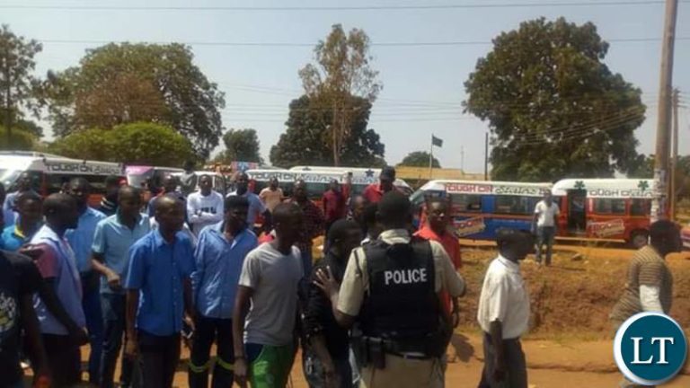 Flash bus drivers protest extortion from PF cadres