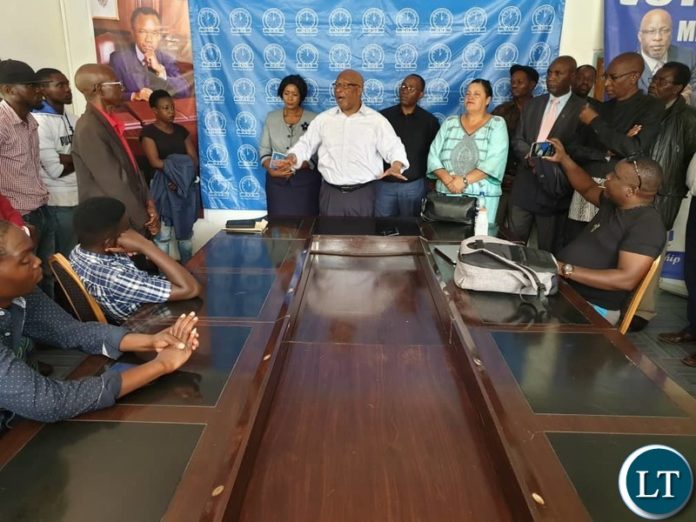 Nevers Mumba Addressing Petitioners