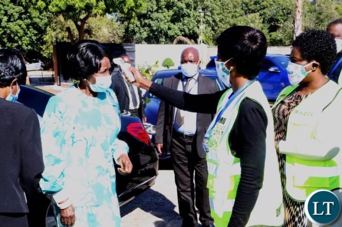 Vice President Mrs. Inonge Wina during the meeting with the Ministry of Health and the Disaster Management and Mitigation Unit Vice President Mrs. Inonge Wina during the meeting with the Ministry of Health and the Disaster Management and Mitigation Unit