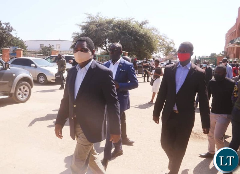 HH and his team arrive at the National Registration office