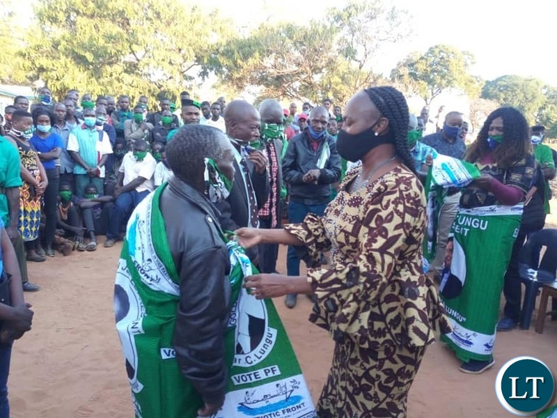 Mumbi Phiri receiving over 850 defectors in Kabompo district