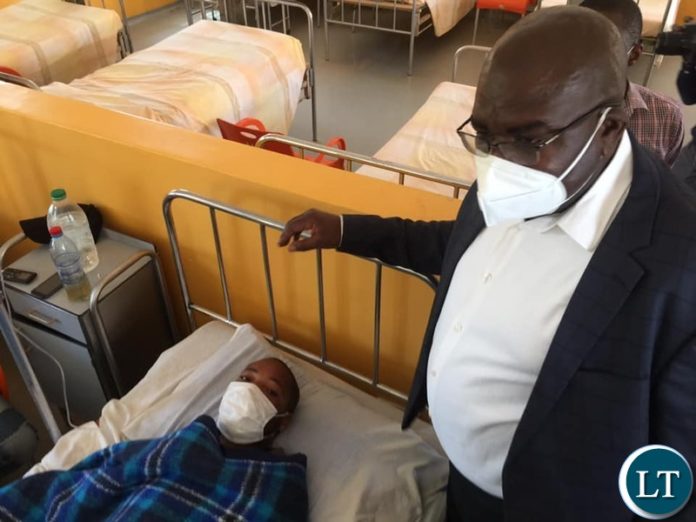 Health Minister Dr. Chitalu Chilufya and his team visiting Mtendere level 2 mission hospital in Chirundu District Health Minister Dr. Chitalu Chilufya and his team visiting Mtendere level 2 mission hospital in Chirundu District