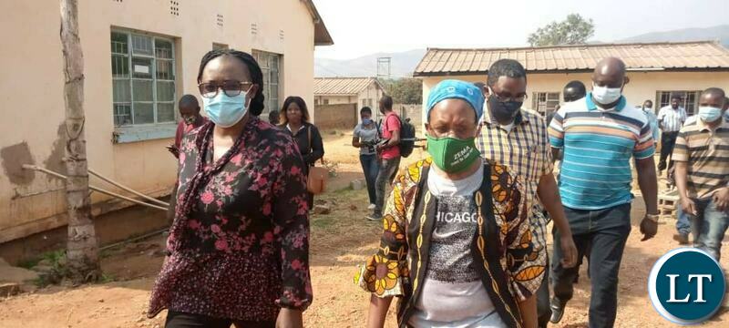 The Government officials who went to the scene, led by Ministry of Health Permanent Secretary for Administration Kakulubelwa Mulalelo to inspect the scene