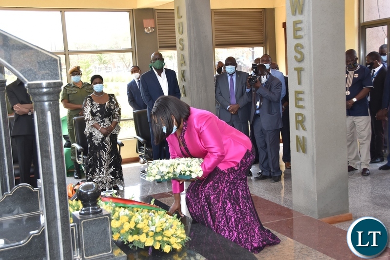 Former First Lady Christine Kaseba laying wreaths at the tomb of the late President Sata during the Sata memorial service at Embassy park. Wednesday, October 28, 2020.Picture By ROYD SIBAJENE/ZANIS