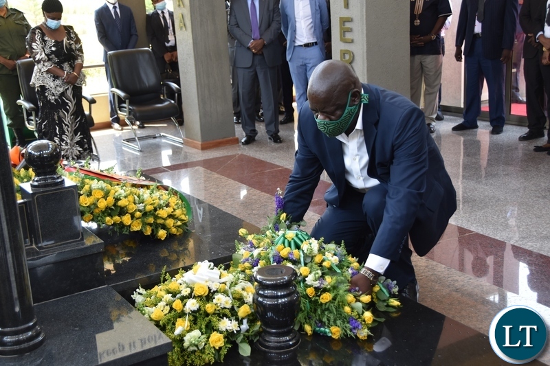 PF Secretary General Davies Mwila laying wreaths at the tomb of the late President Sata during the Sata memorial service at Embassy park. Wednesday, October 28, 2020.Picture By ROYD SIBAJENE/ZANIS