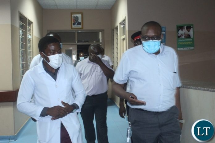 Ministry of Health Technical Services Permanent Secretary Dr. Kennedy Malama (r) shows gratitude to Mongu District Hospital Medical Officer In-Charge Dr. Chilufya Musonda (l) during the tour of health facilities in Mongu Ministry of Health Technical Services Permanent Secretary Dr. Kennedy Malama (r) shows gratitude to Mongu District Hospital Medical Officer In-Charge Dr. Chilufya Musonda (l) during the tour of health facilities in Mongu