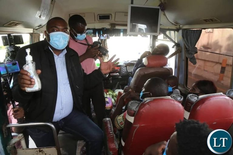 Bus operators not considering a reduction on the number of passengers on public vehicles