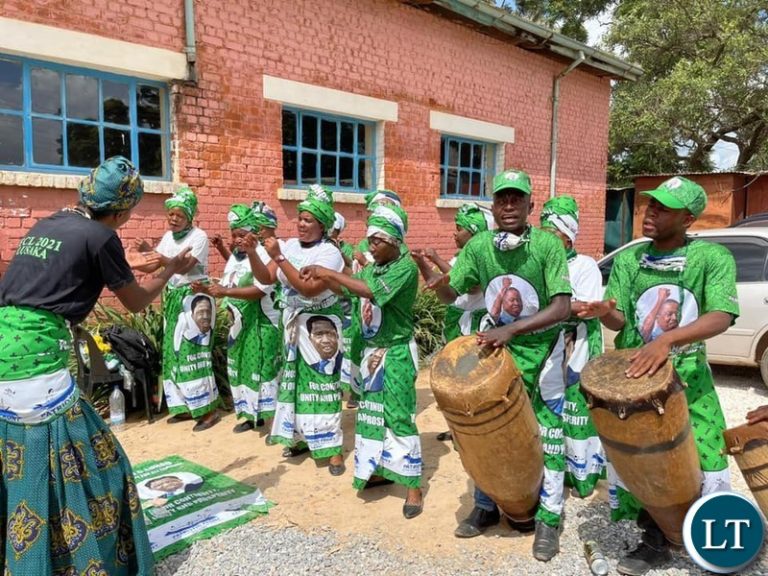 Chipata Central constituency aspiring candidate Phiri ‘ connects’ Magazine compound with water