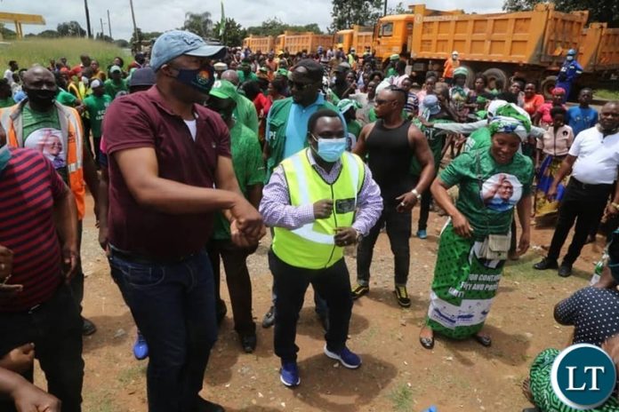 Bowman Lusambo commissions ?the construction of Township roads in Six (6) districts on the Copperbelt province Bowman Lusambo commissions ?the construction of Township roads in Six (6) districts on the Copperbelt province