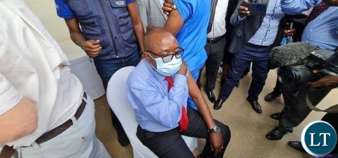 ZRA Chief Kingsley Chanda Getting Vaccinated