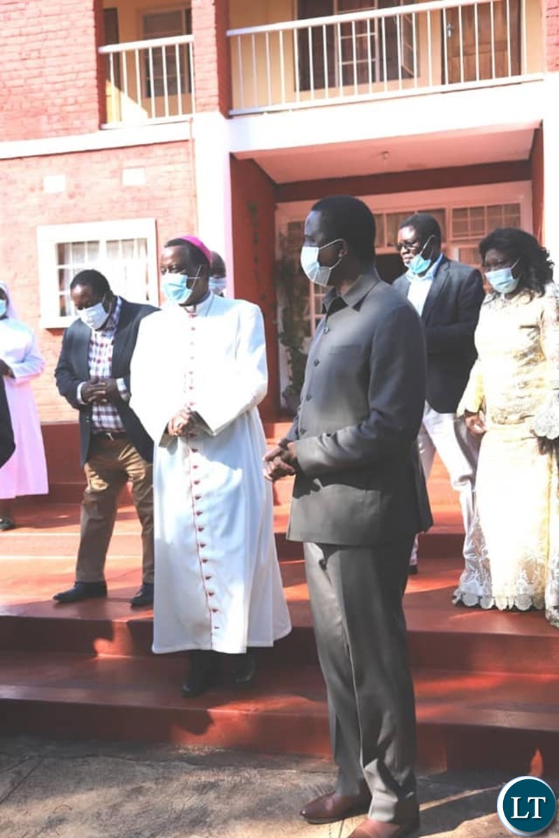 President Edgar Lungu  paid a  40 minutes courtesy call on the Bishop of the Catholic Diocese of Chipata George Lungu, who rejected Empowerments Funds, at St. Anne’s Cathedral in Chipata 