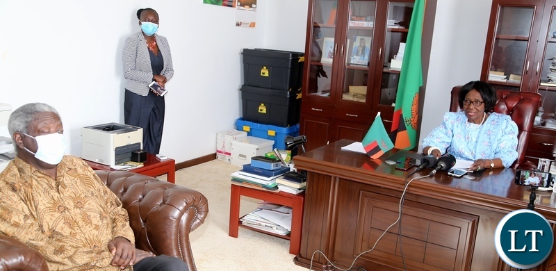 Vice President Inonge Wina flanked by her Brother Dr. Kasoka Mutukwa announcing that she won't participate as a Vice President in the coming 12th August, 2021. yesterday, Sunday, May 16, 2021. Picture by ROYD SIBAJENE/ZANIS
