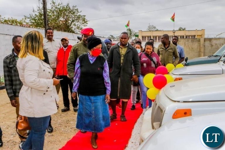 UPND hands over Vehicles to its 10 10 provincial Chairmen