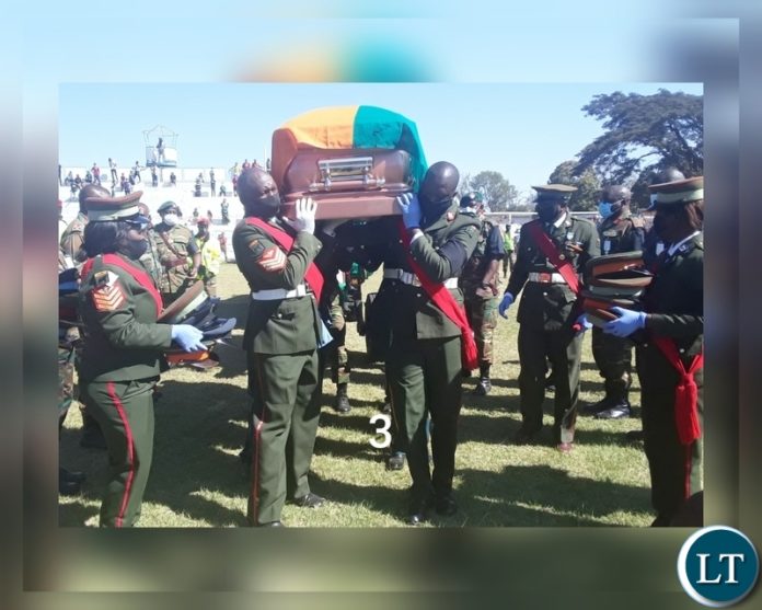 Pall-bearers carry the remains of late first President of Zambia Dr Kenneth Kaunda on arrival at Godfrey Chitalu Stadium in kabwe. Picture by SUNDAY BWALYA /ZANIS