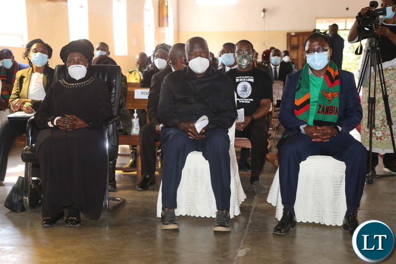Vice President Ms Inonge Wina,Panji Kaunda and Dmmu National Coordinator Chanda Kabwe during the church service of the late Dr. Kenneth Kaunda at UCZ All Saint congregation in mongu