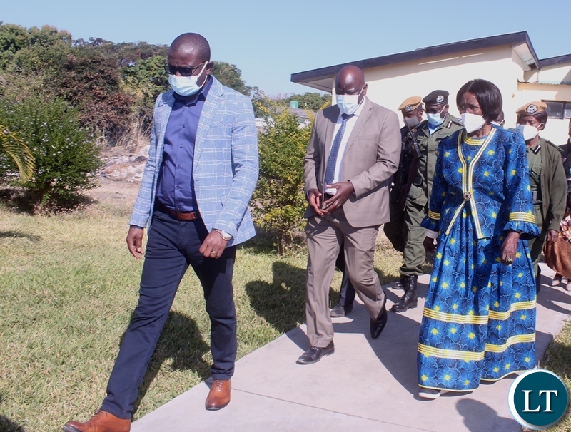 Western Province Permanent Secretary Danny Bukali (front) Vice President Inonge Wina (right back) and Western Province Medical Director Francis Liwyali (left back) Heading to inspect the oxygen plant at Lewanika General Hospital in Mongu
