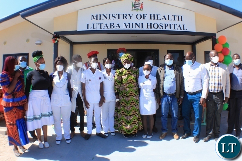 Vice President Inonge Wina (c) pauses for a group photo with the hospital staff during the commissioning of Lutaba Mini Hospital in Mwandi District, Western Province