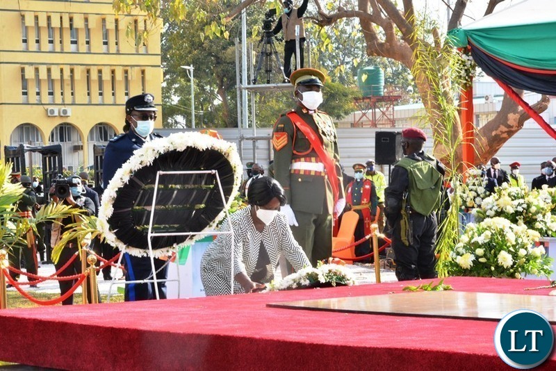 First Lady Easther Lungu Laying a  wreath 