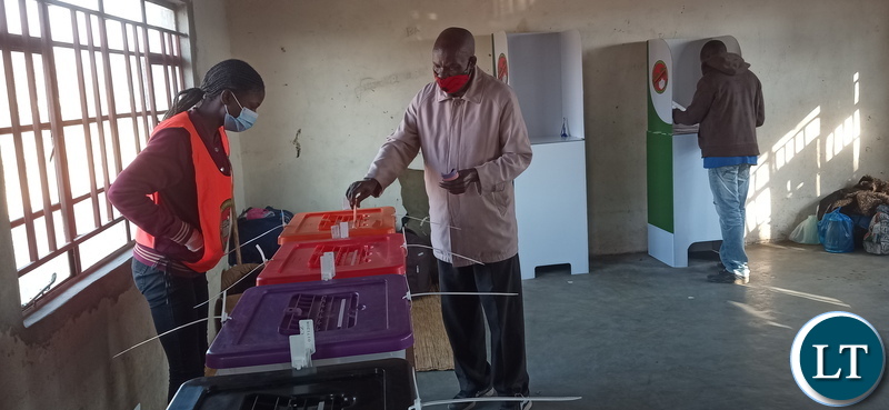 Mr. Leonard Mukupa of Serenje district casting his vote at 6:50hrs at Serenje Boma Primary in Serenje Central constituency.