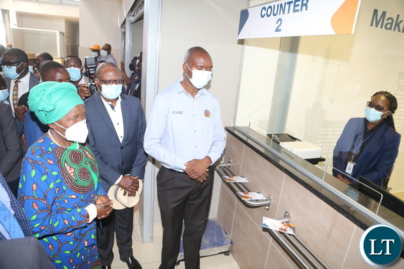 ustomer service care personal interacts with Vice President Inonge Wina shortly after commissioning the newly built Livingston intercity bus station during her two day working visit yesterday. Saturday, August 07, 2021. Picture by ROYD SIBAJENE/ ZANIS