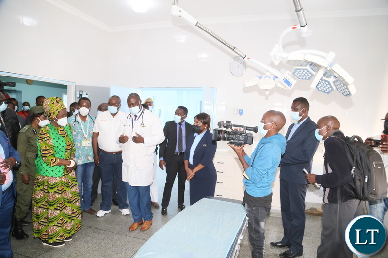 Arthur Davison Children Hospital Dr. Jonathan Mwansa explains to the Vice President Inonge Wina during the inspecting of the refurbished theater at Arthur Davison Hospital in Ndola whilst Copperbelt Permanent Secretary Bright Nudwe looking on yesterday. Wednesday, August 11, 2021. Picture by ROYD SIBAJENE/ ZANIS