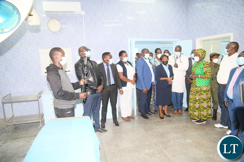 Arthur Davison Children Hospital Dr. Jonathan Mwansa explains to the Vice President Inonge Wina during the inspecting of the refurbished theater at Arthur Davison Hospital in Ndola whilst Copperbelt Permanent Secretary Bright Nudwe looking on yesterday. Wednesday, August 11, 2021. Picture by ROYD SIBAJENE/ ZANIS