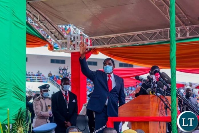 HH waving to the crowd during his inauguration
