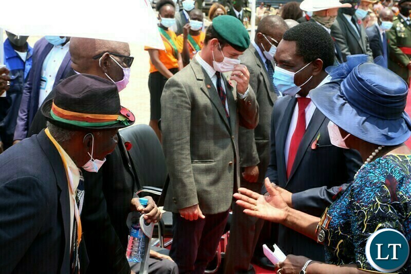 President Hakainde Hichilema confers with freedom fighters during the remembrance day of the first World War at the Cenotaph in Lusaka yesterday. Sunday, November 14, 2021. Picture by ROYD SIBAJENE/ZANIS