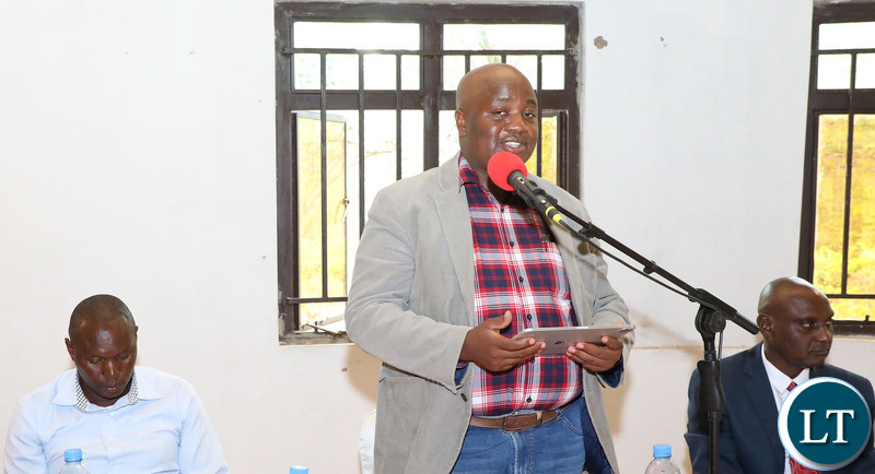 Katuba member of Parliament Mwabashike Nkulukusa addresses Stakeholders during the Private Stakeholders meeting in Katuba Constituency on Saturday, October 30,2021 as Headman Mwakawele (L) and Chibombo Council Chairperson Newton Nyeleti listens -Picture by THOMAS NSAMA/ZANIS
