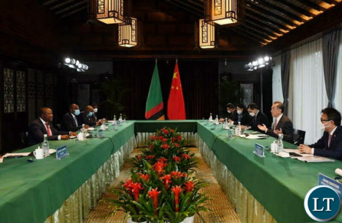 Kakubo meets Chinese Foreign Minister,