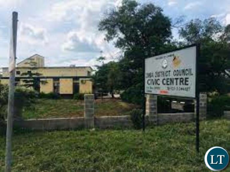 A Building housing Government  departments is on verge of collapse in Zimba
