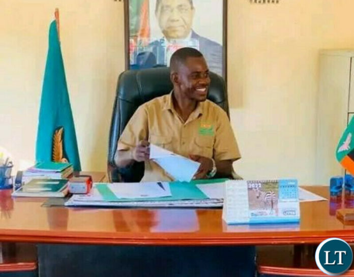 Luano District Commissioner, Kells Meleki