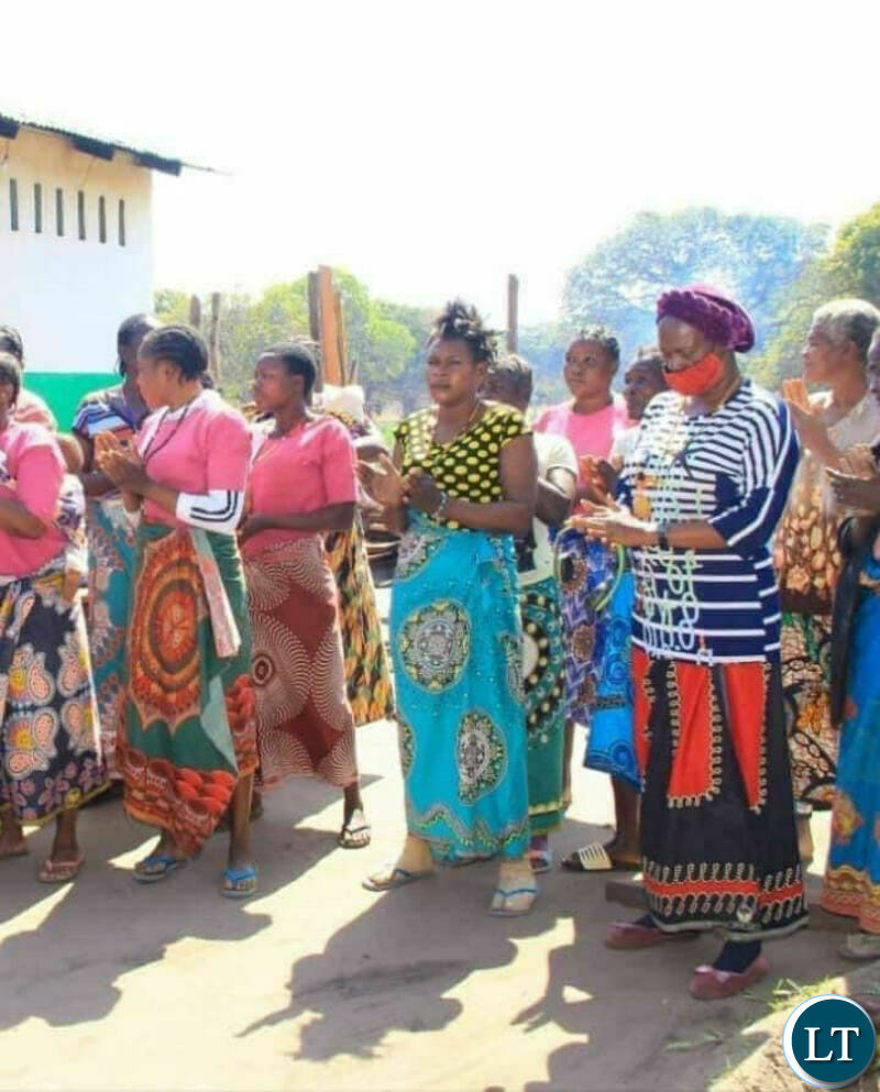 Pix: latest pictures of Mrs Phiri with other inmates at Mongu Prison 