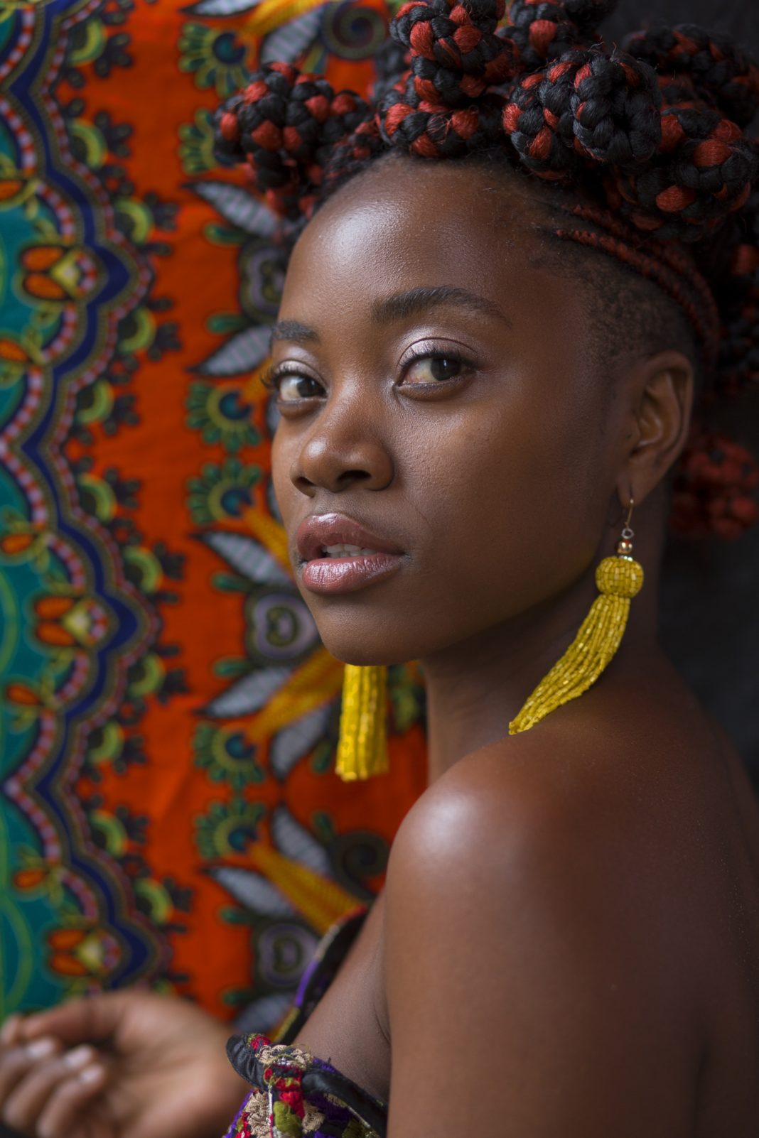 Multi-disciplinary Artist Chembo Liandisha currently exhibiting her Performance film ‘MWAMBO WANU VS MWAMBO WASU’ all across Wales
