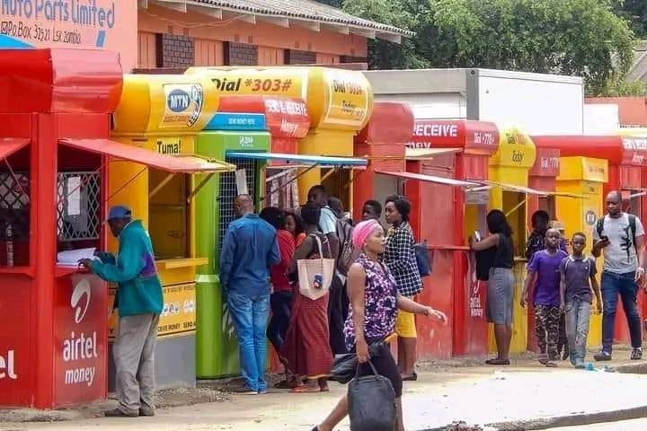 Booth operators swindled