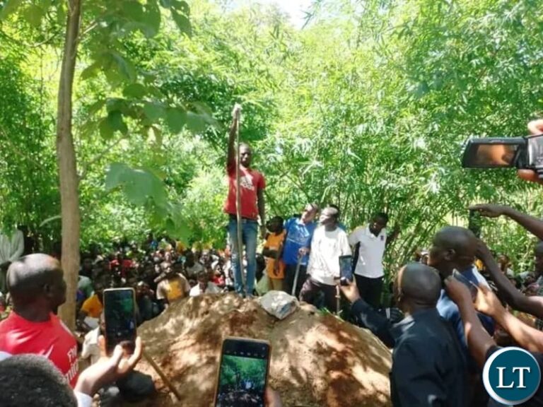 Gule wa mkulu dancer buried with the snake that killed him