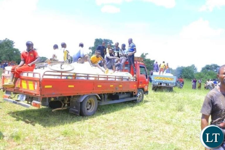 Zambian Striker Fashion Sakala Donates 1,400 Bags of Mealie Meal to Flood Victims