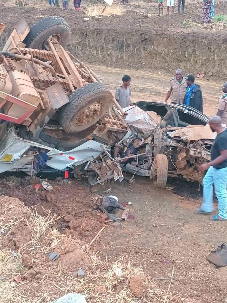 SAD NEWS: Five  Die in Chisamba Road Accident