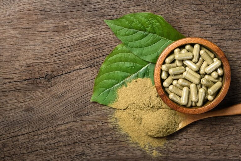 What Does Kratom Do? Benefits, Uses, Side Effects… Does it Help? 