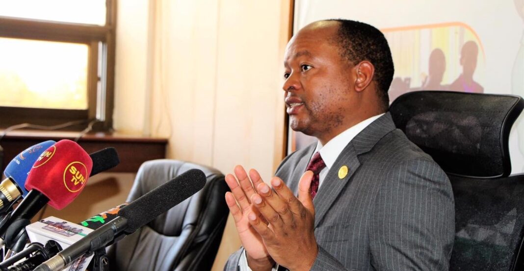 Mweetwa says opposition cannot easily remove HH from office