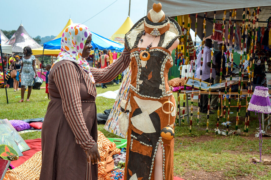 Simonga Women Turn Tree Bark into Fabric Dye for Sustainable Fashion