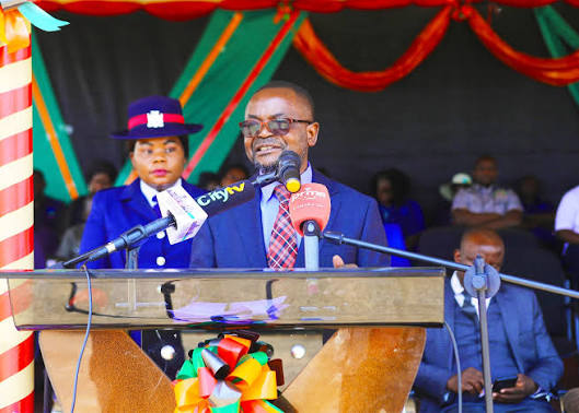 Public service workers urged to uphold professionalism